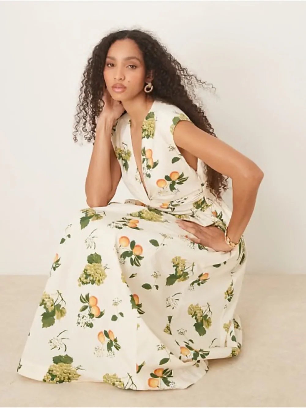 Abercrombie & Fitch Sleeveless V-Neck Maxi Dress – Fruit Print – Size Medium